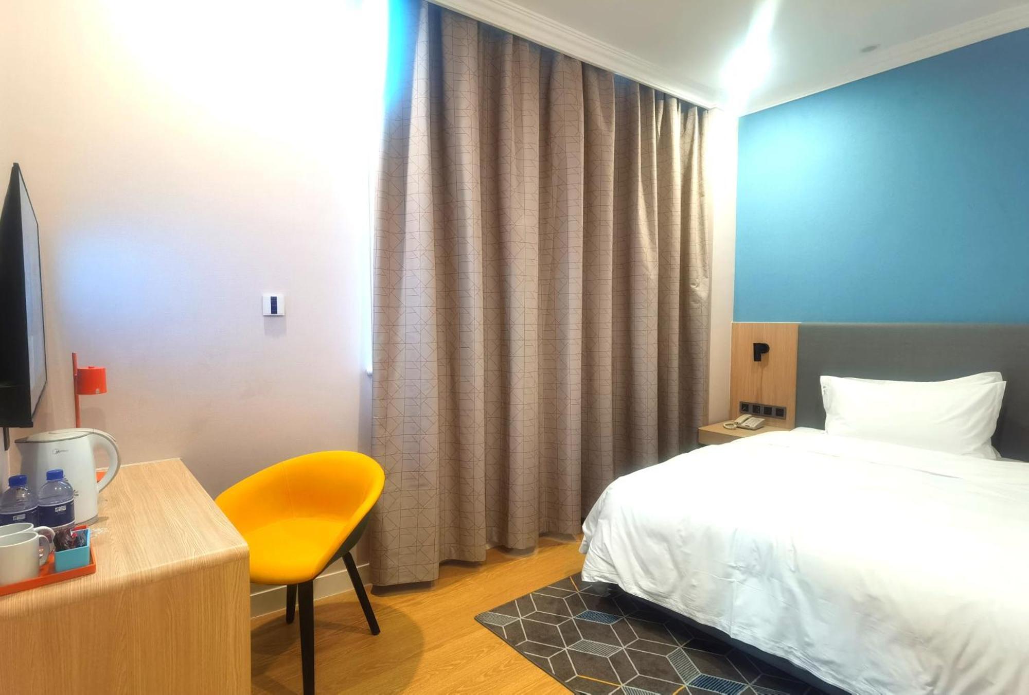 Holiday Inn Express Chengdu Tianfu Square By Ihg - Chunxi Road And Kuanzhai Alley Exterior photo